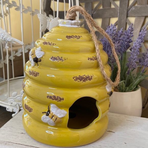 Other - NEW! Cottage Farmhouse Distressed Bumblebee Queen Bee Beehive Ceramic Birdhouse